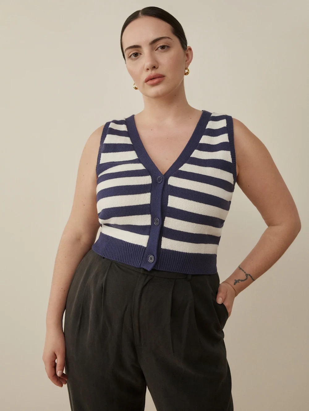Reformation Zola Sweater Vest Navy White Striped Cropped V-Neck Top Size XS